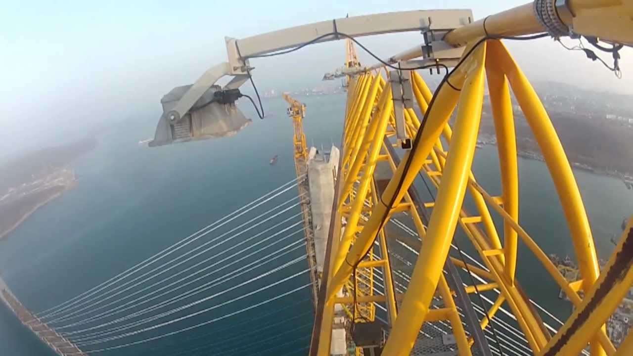 The bridge on the Island Russkiy / Мост на Остров Русский