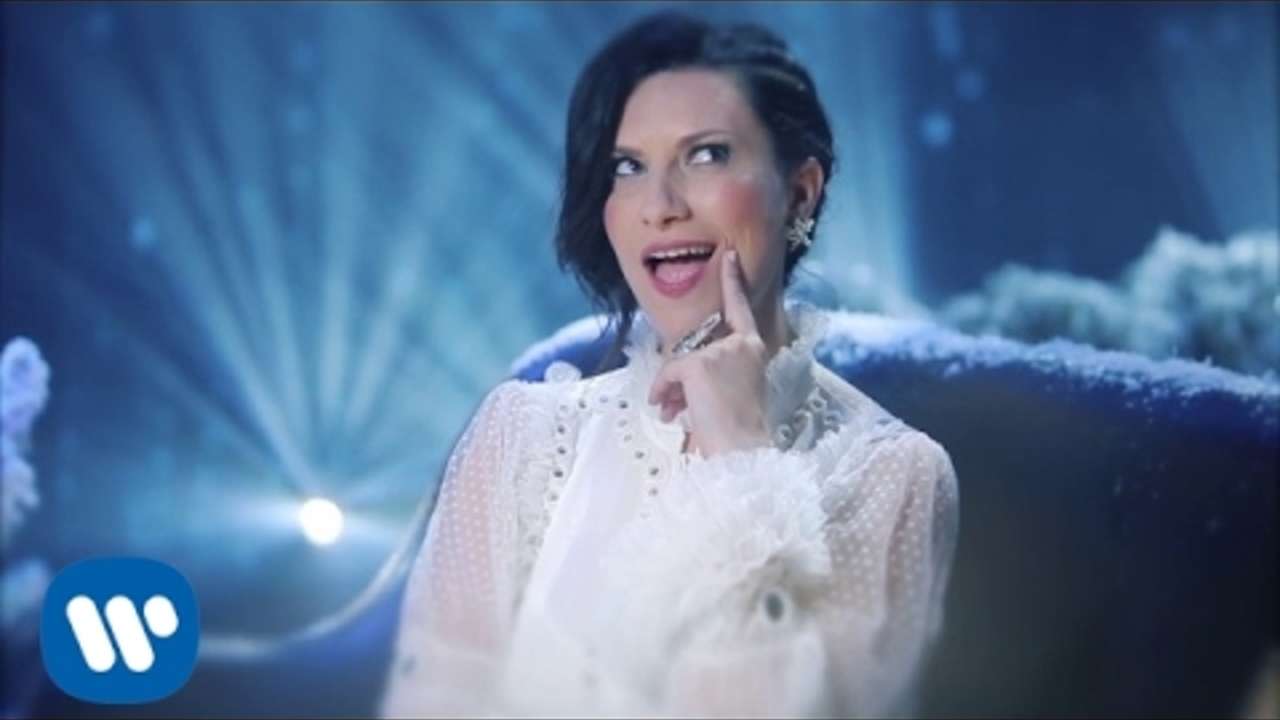 Laura Pausini - Santa Claus is coming to town (Official Video)